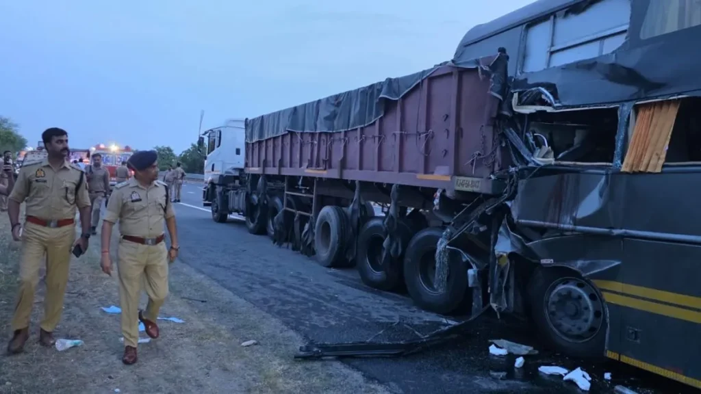 Yamuna Expressway Accident 