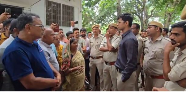 दुमका में पंकज राउत के घर छापेमारी