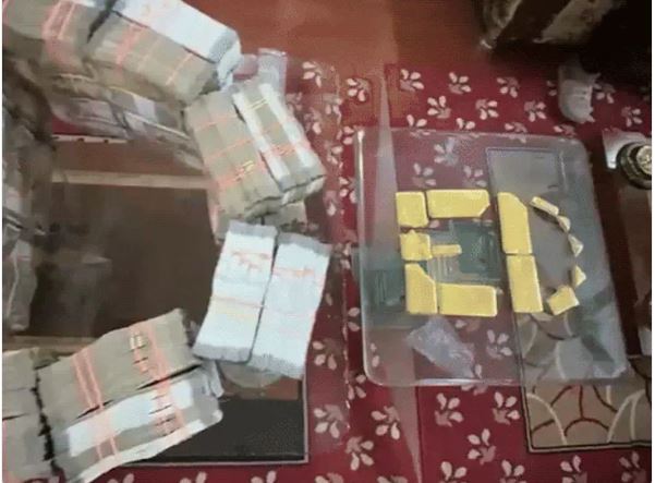 धनबाद ED छापेमारी