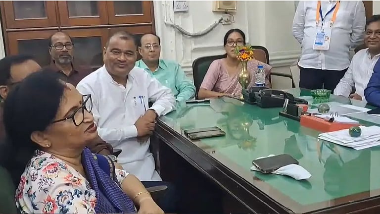 Chandrima Bhattacharya Meets Ritabrata Banerjee Camp