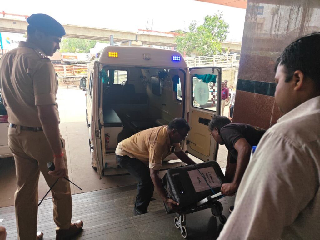 भारत में पहली बार ट्रेन