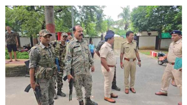 एसपी आवास के सामने दिनदहाड़े गोलियां