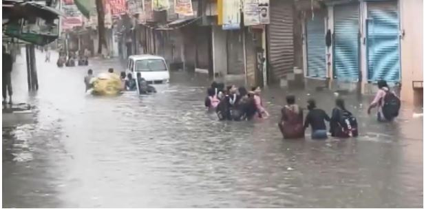 भारी बारिश