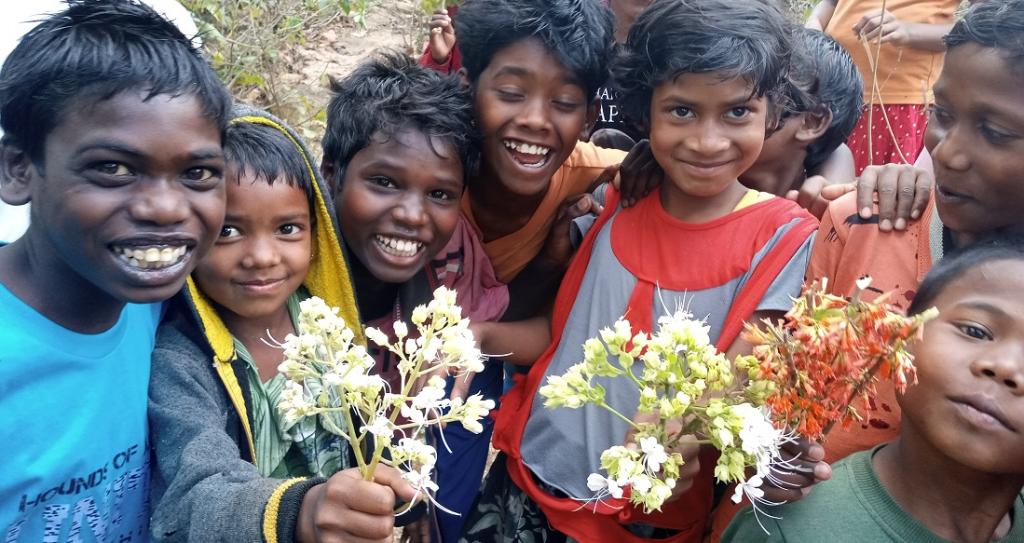 खूबसूरत प्रकृति, जंगल, पहाड़, नदियों और समृद्ध आदिवासी संस्कृति