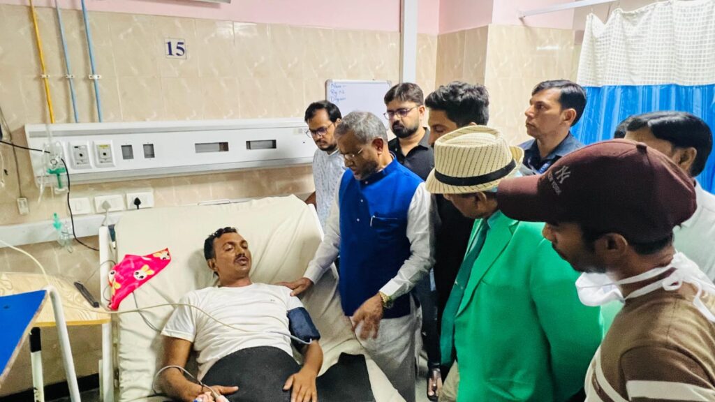 अनशनकारी राहुल ICU में भर्ती हैं