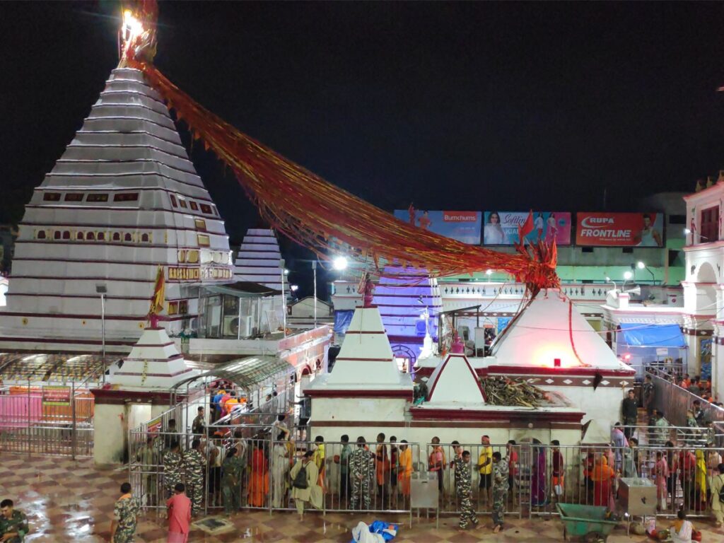 1,81,984 श्रद्धालुओं ने बाबा बासुकीनाथ का जलार्पण