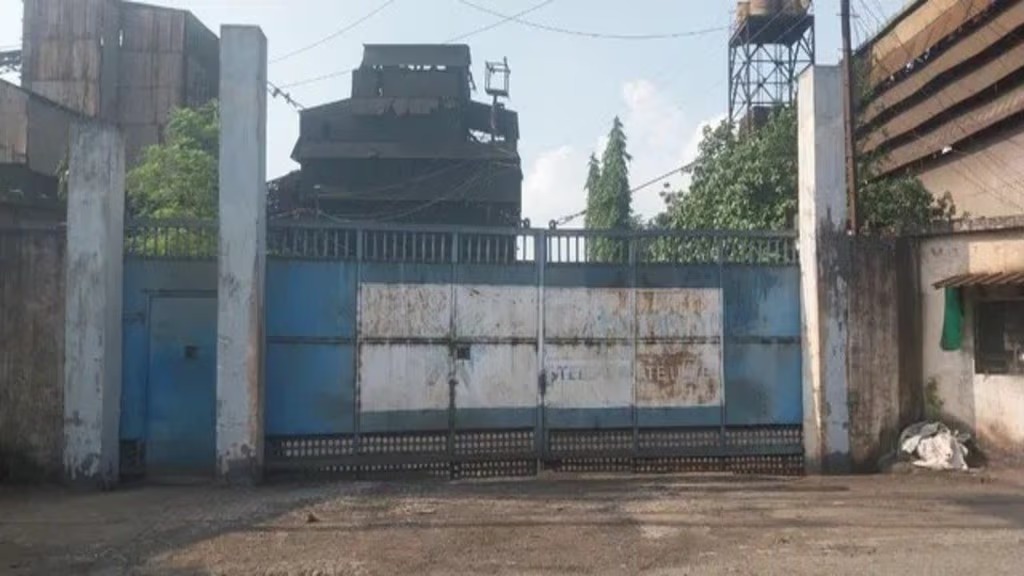 करीब 290 करोड़ रुपये के कथित बैंक धोखाधड़ी मामले में प्रवर्तन निदेशालय (ED) ने गुरुवार को बड़ी कार्रवाई की। ईडी के कोलकाता जोन-1 की टीम ने कोहिनूर पावर प्राइवेट लिमिटेड से जुड़े 11 ठिकानों पर एक साथ तलाशी अभियान चलाया