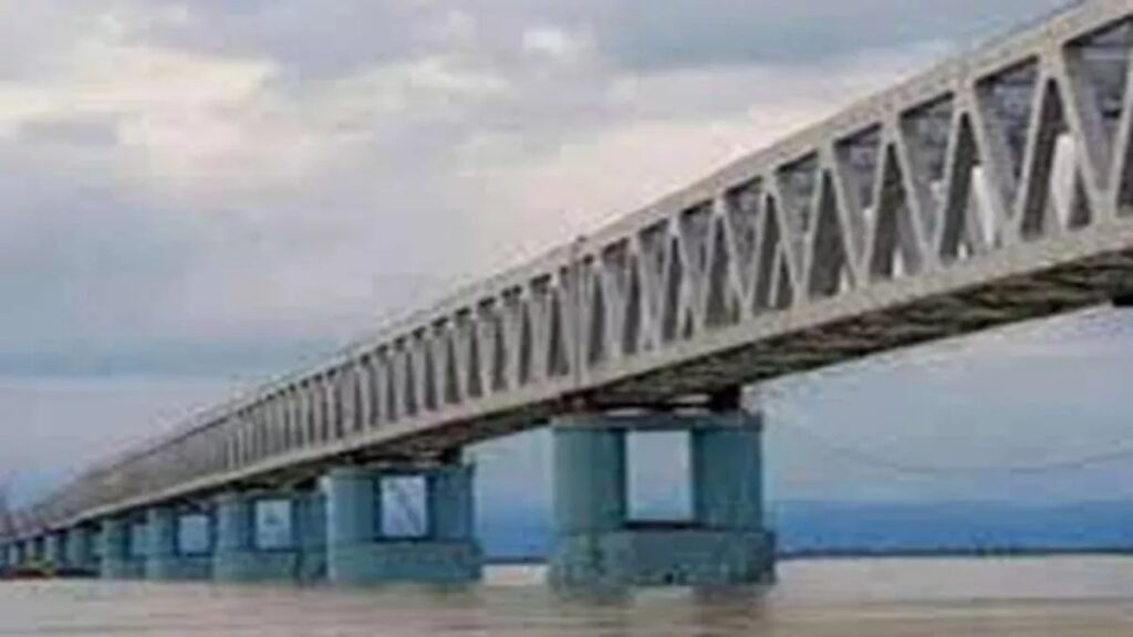 बिहार में सड़क और परिवहन व्यवस्था को बेहतर बनाने वाली बड़ी परियोजनाओं में सुल्तानगंज-अगवानी घाट फोरलेन पुल भी तेजी से आगे बढ़ रहा है।