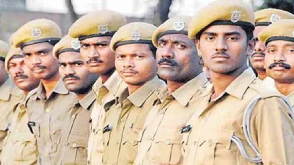 सरकारी नौकरी की तैयारी कर रहे युवाओं के लिए झारखंड से अच्छी खबर है। देवघर जिले में होम गार्ड के 772 रिक्त पदों को भरने के लिए आवेदन प्रक्रिया शुरू हो गई है।