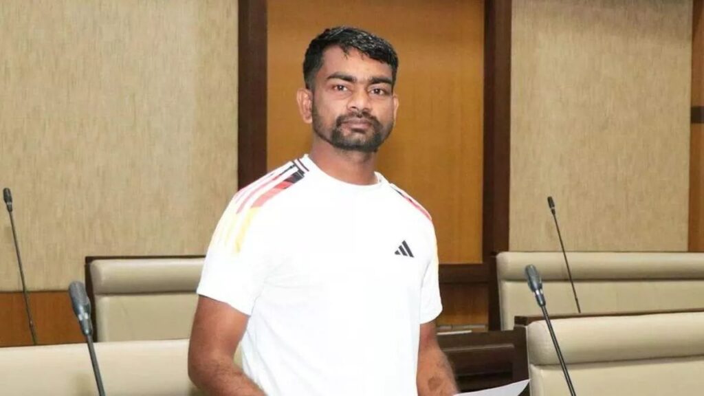 झारखंड पुलिस एसोसिएशन और विधायक जयराम महतो के बीच विवाद बढ़ता जा रहा है। इस बीच जयराम महतो ने एक्स पर पोस्ट कर कहा कि उनकी लड़ाई किसी पुलिसकर्मी या अधिकारी से व्यक्तिगत नहीं