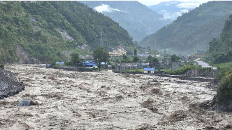 नेपाल के भोटेकोशी और त्रिशूली नदी